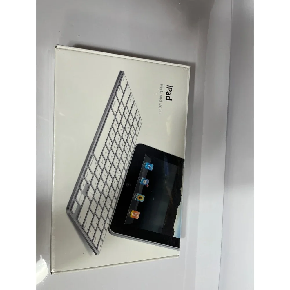 Apple iPad Keyboard Dock MC533LL/B A1359 30 pin White new sealed 2010